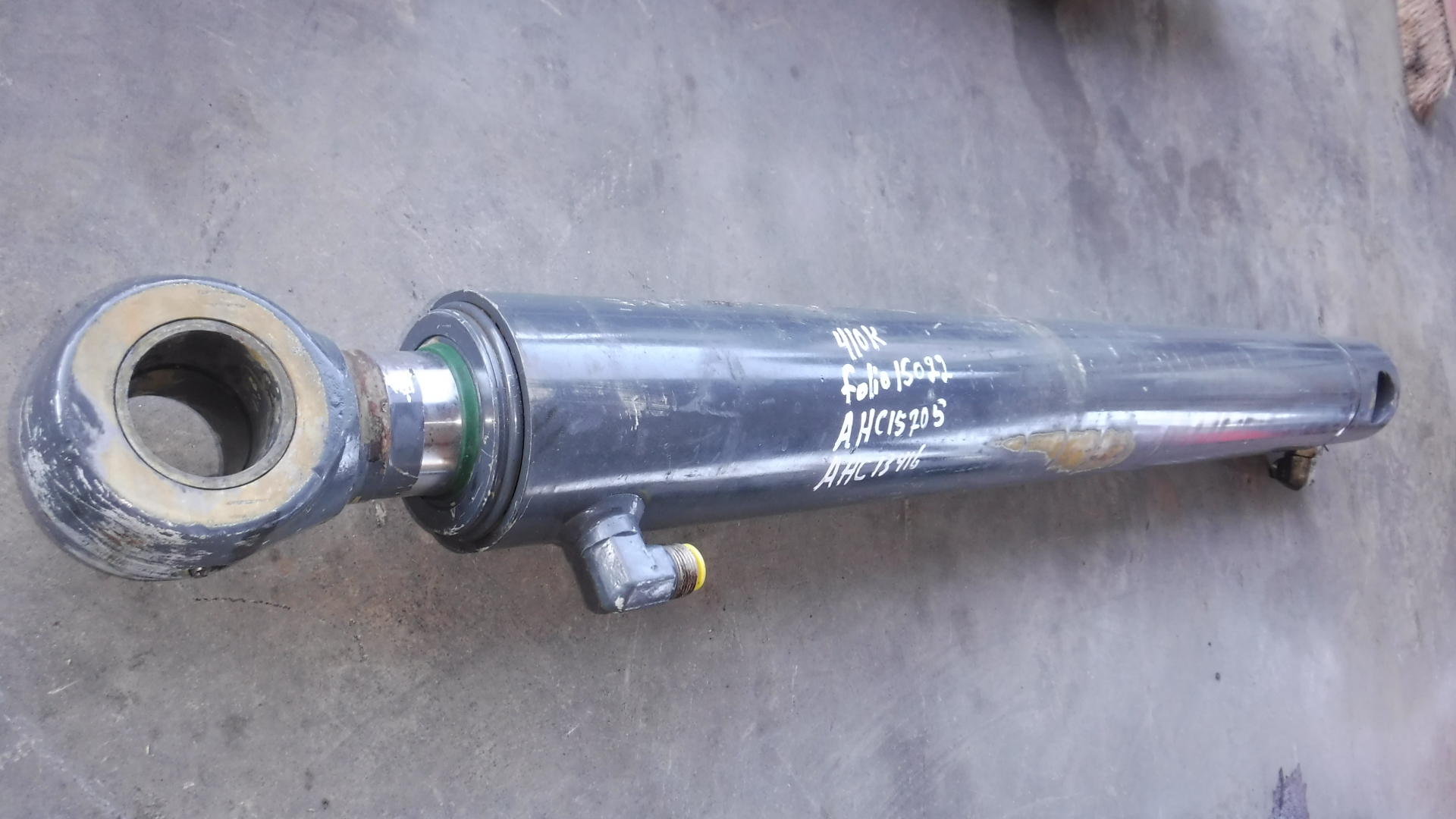 PISTON DE MOVIMIENTO DE PALA
